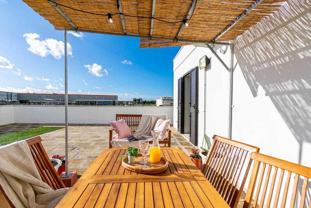 Villa La Terrazza Di Zoe - Castromediano Cavallino di Lecce Exterior foto